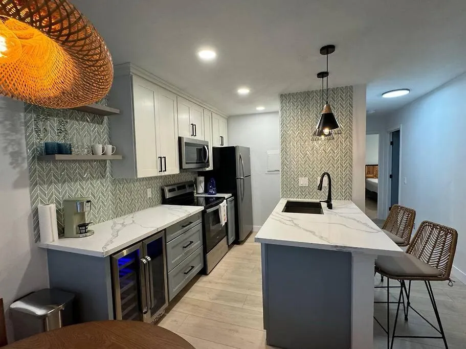 Boho Island Paradise Remodel 2Br contacts